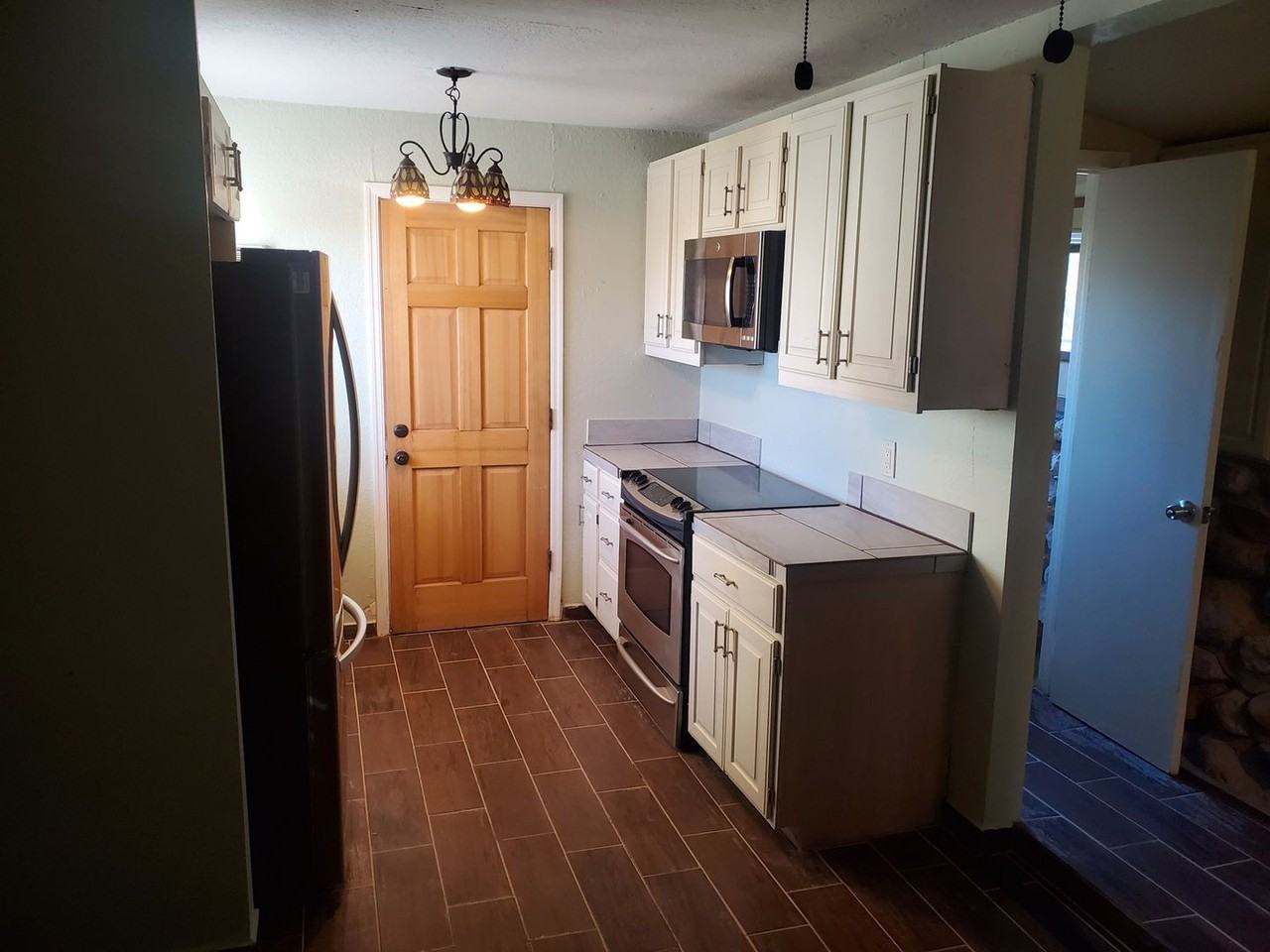 238 E Pederson Dr - Photo 4 of 12