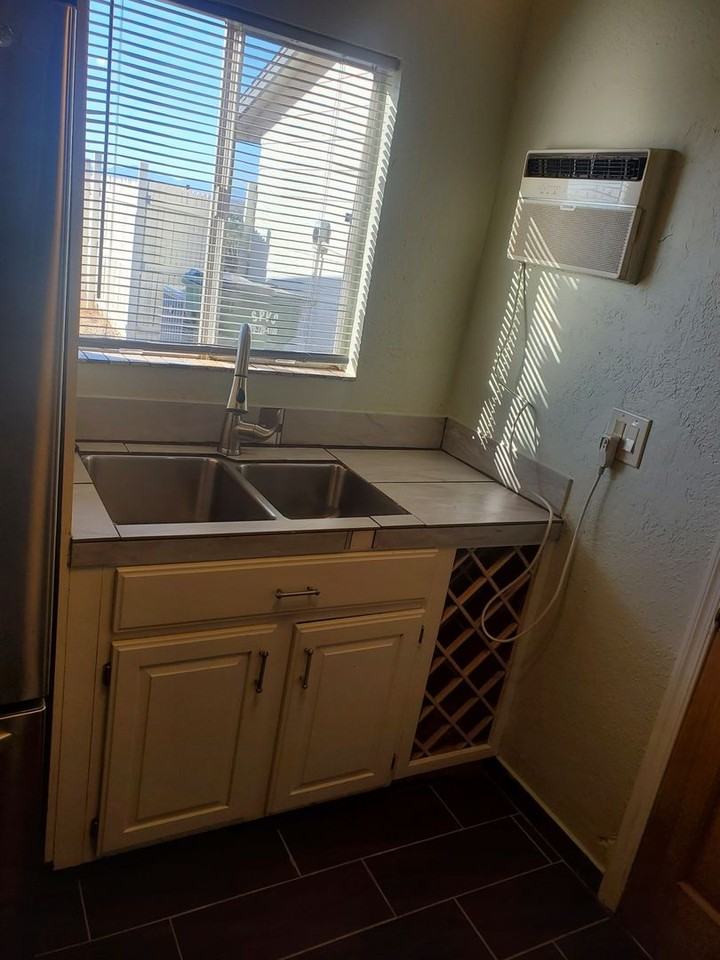 238 E Pederson Dr - Photo 2 of 12