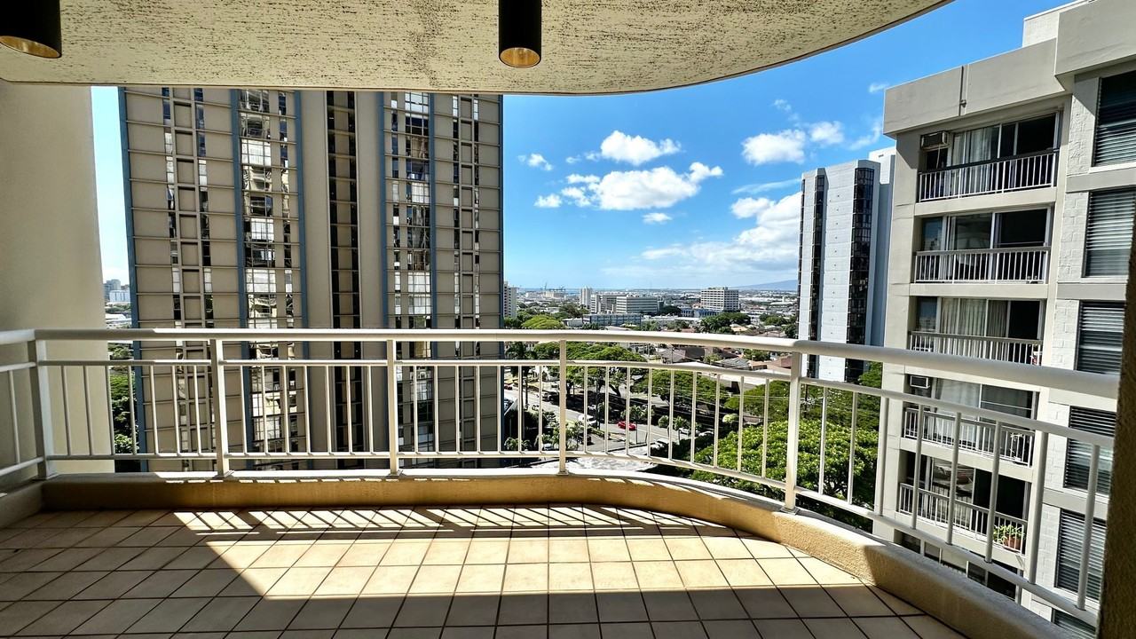 2047 Nuuanu Ave #1203 - Photo 7 of 19
