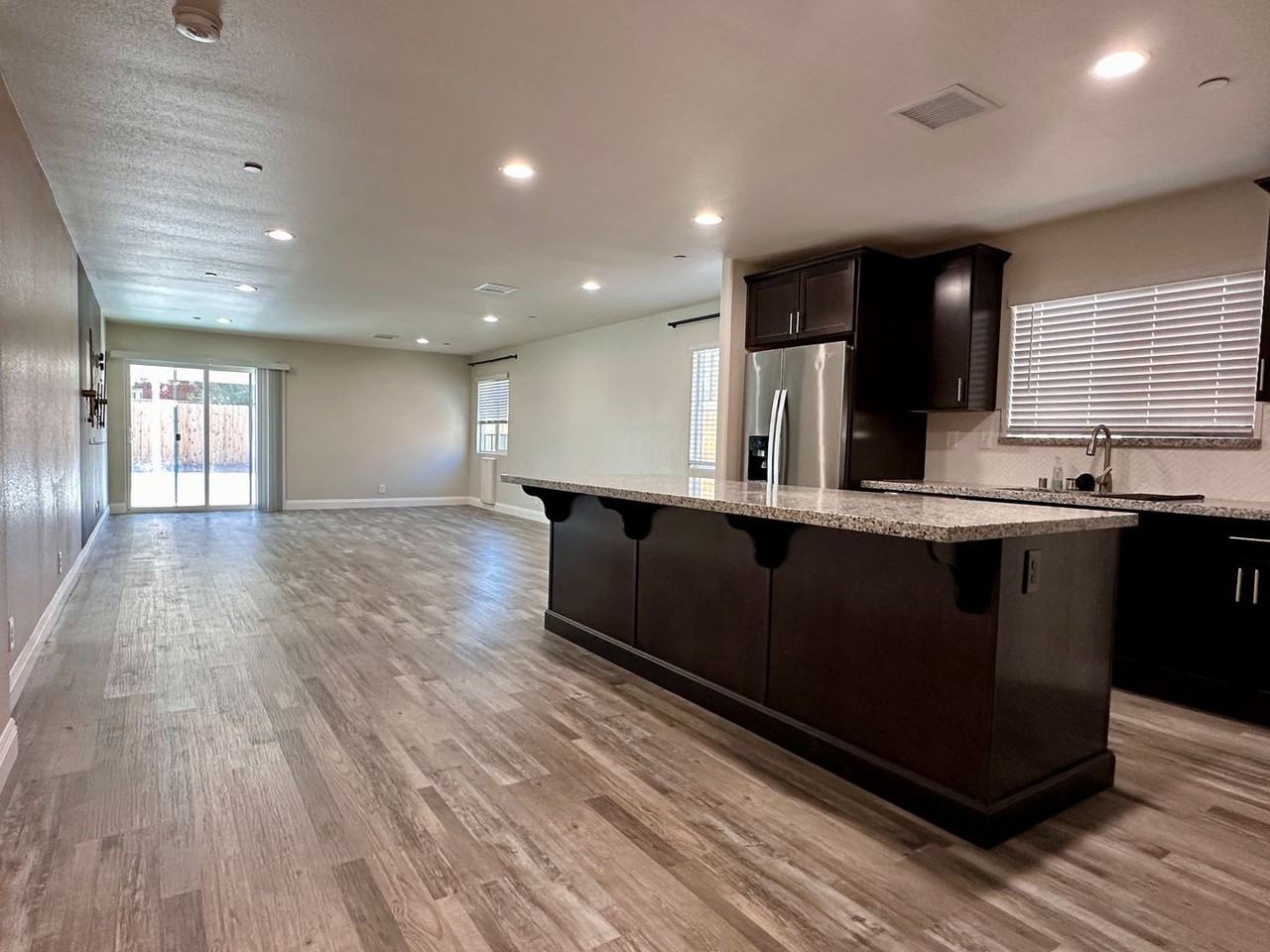 513 W Joyner Ave - Photo 6 of 30