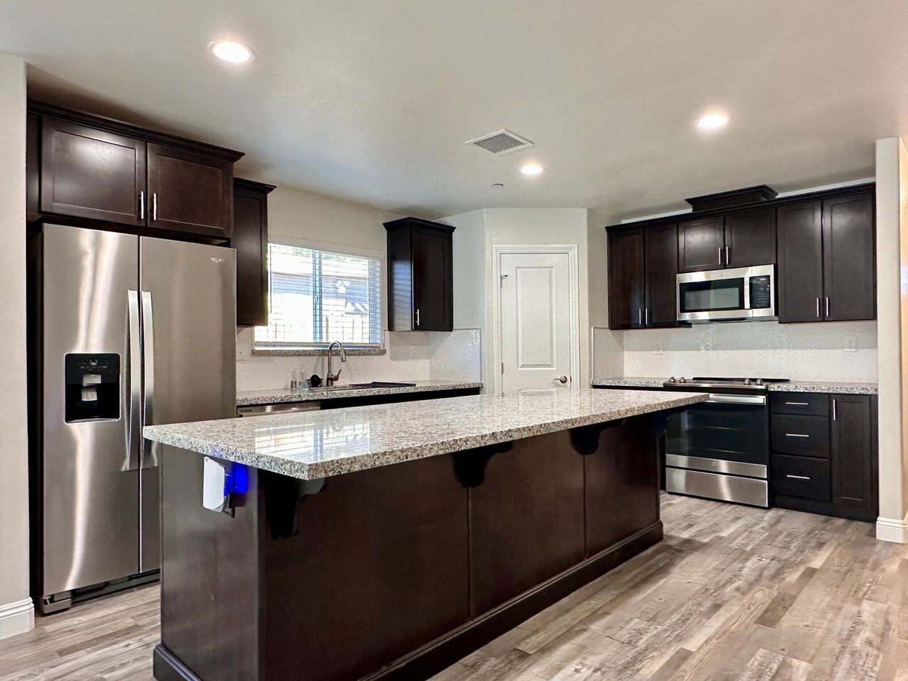 513 W Joyner Ave - Photo 7 of 30