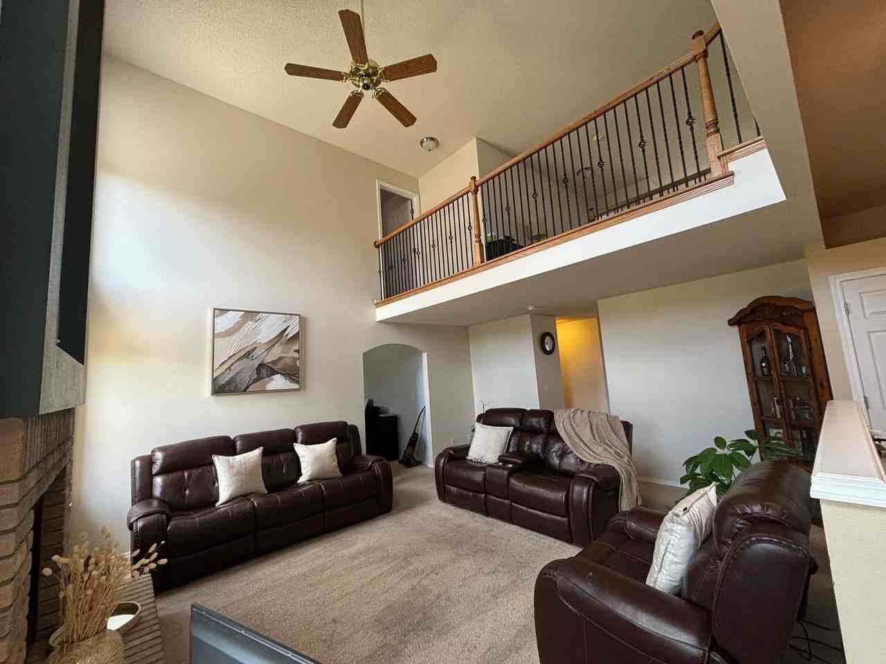 8950 Rochester Dr - Photo 6 of 33