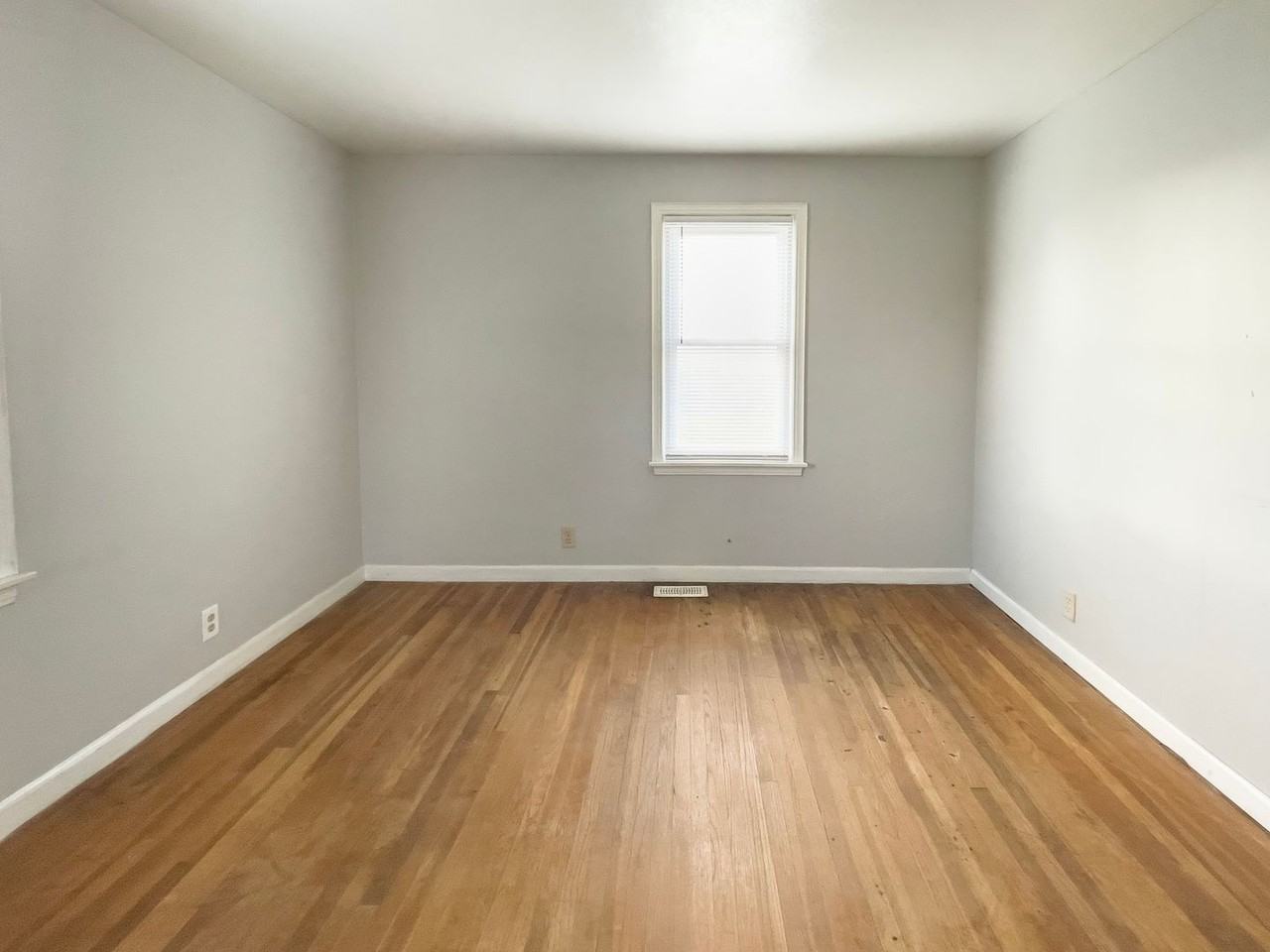 10823 W State Road 32 - Photo 4 of 12