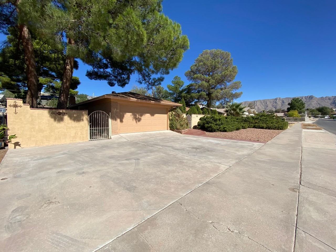 783 De Leon Dr - Photo 2 of 50