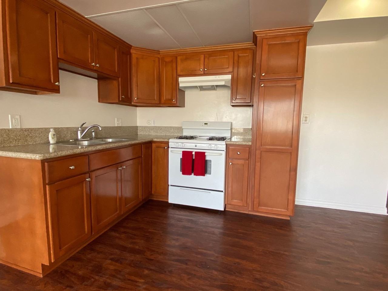 Pinnacle Amapola LLC - Photo 3 of 38