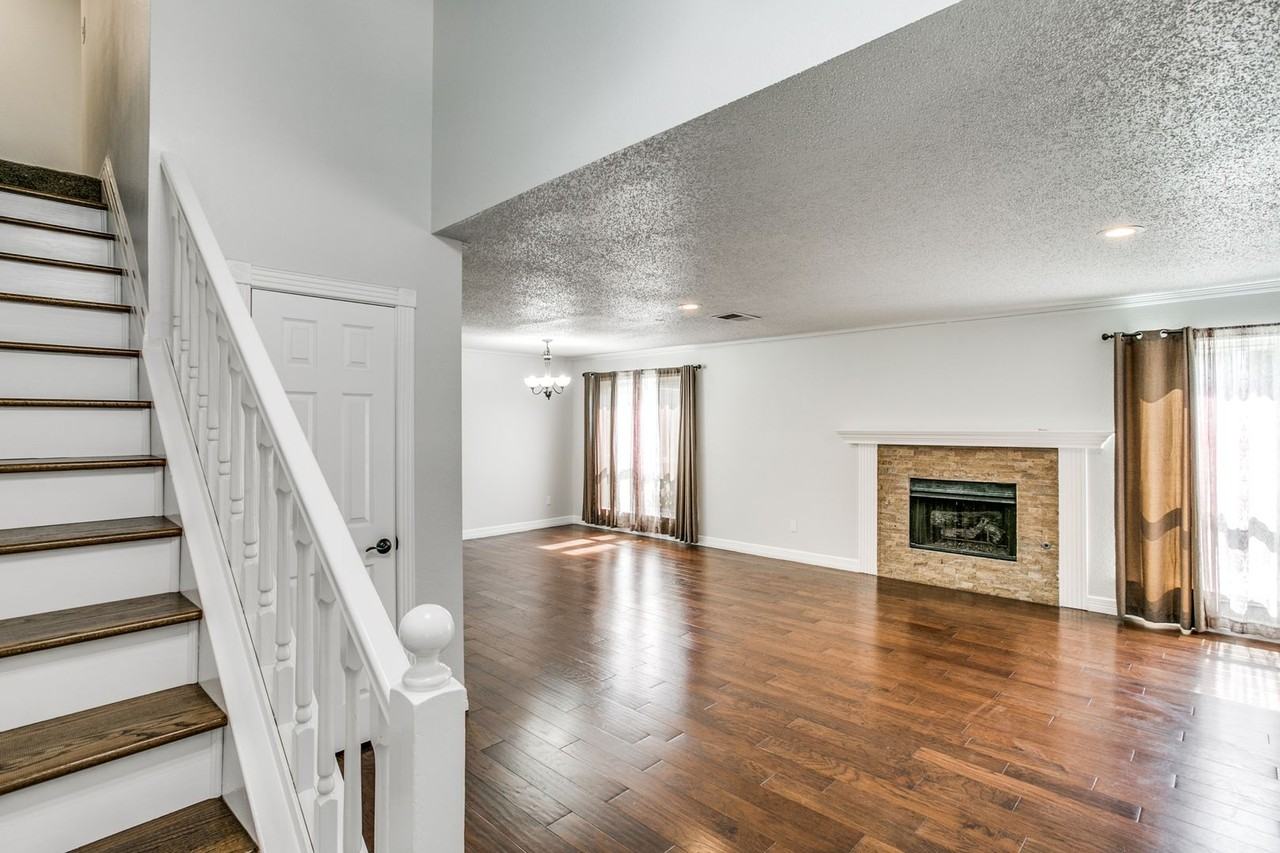 2204 Winslow Ct - Photo 4 of 26