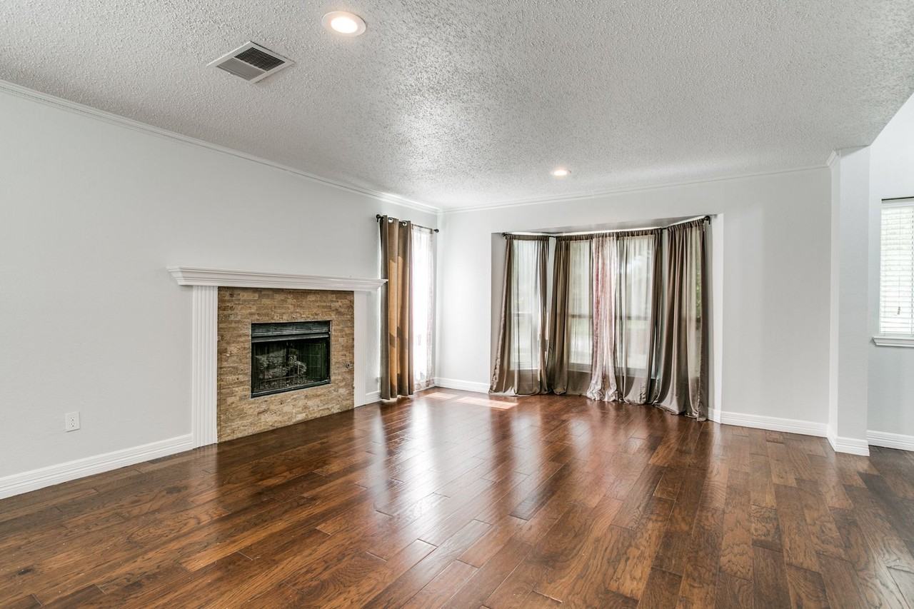 2204 Winslow Ct - Photo 6 of 26