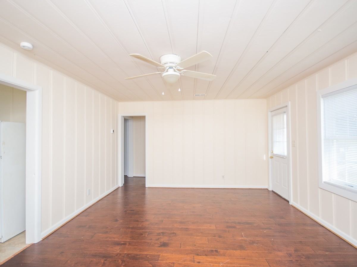 411 S Marion St - Photo 2 of 17