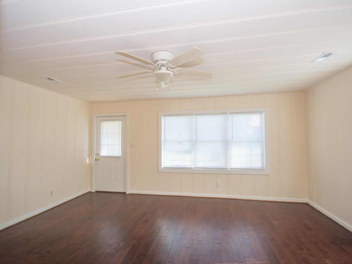 411 S Marion St - Photo 4 of 17