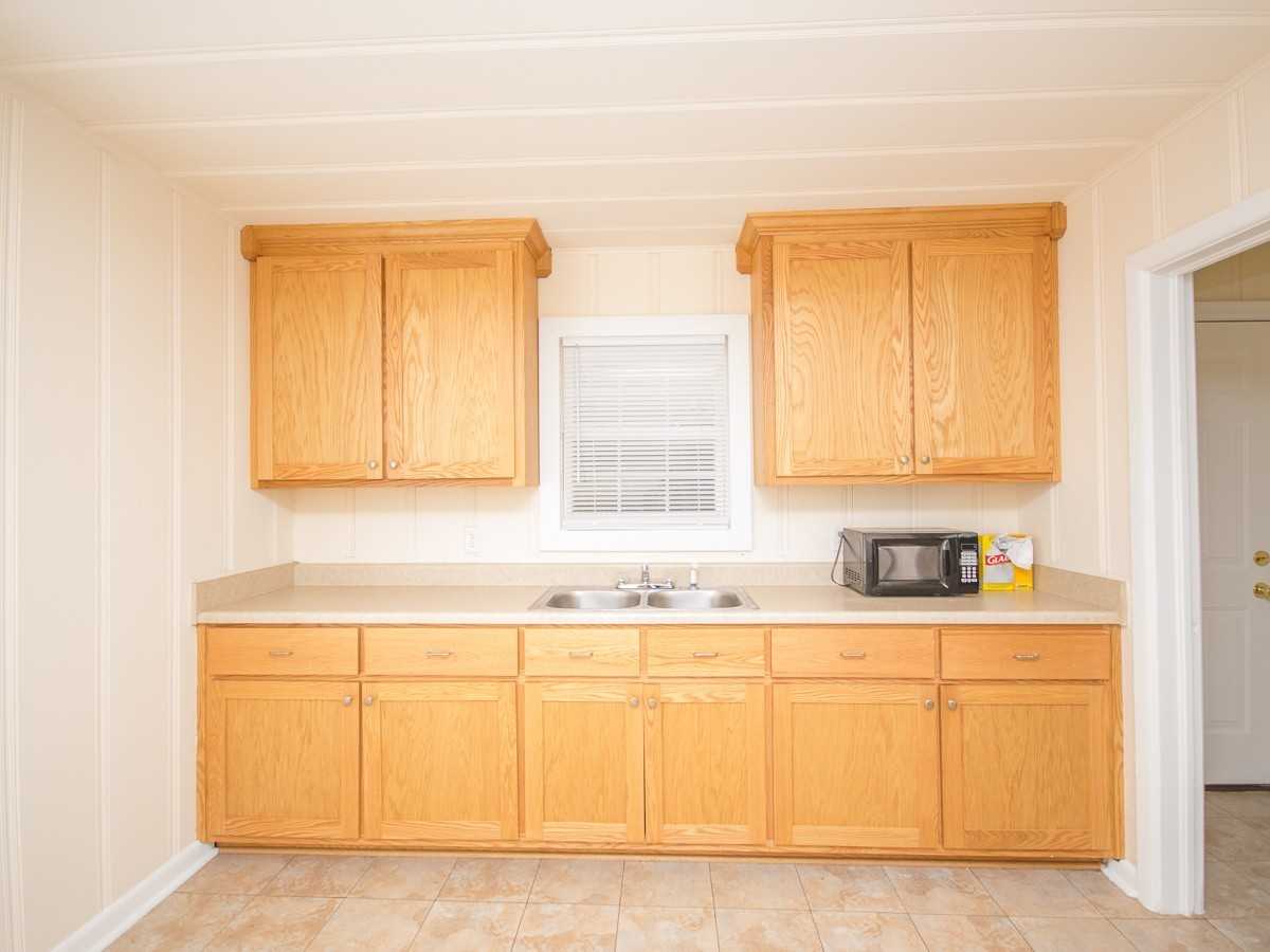 411 S Marion St - Photo 6 of 17