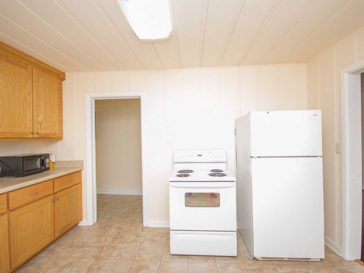 411 S Marion St - Photo 7 of 17