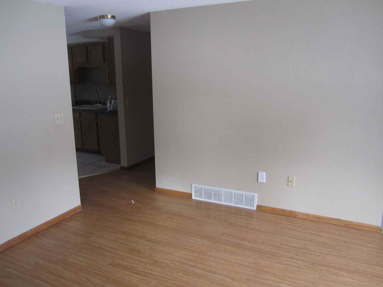 419 Mallory - Photo 3 of 11