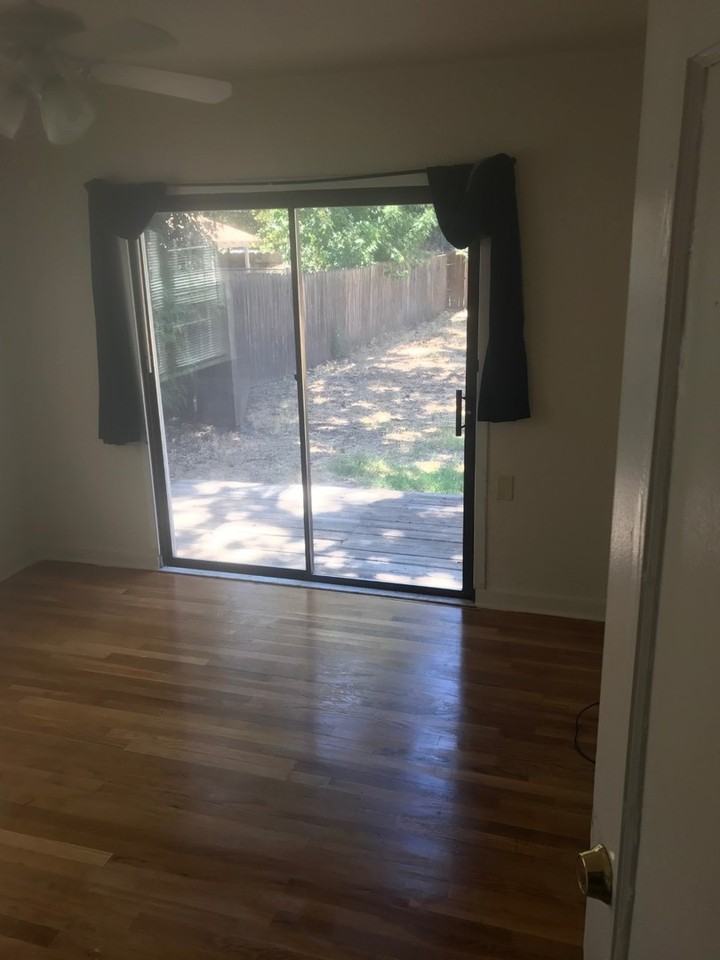 1207 Warner - Photo 4 of 25