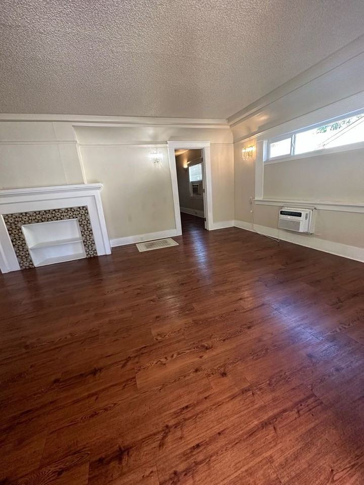 322 Mansion - Photo 3 of 19