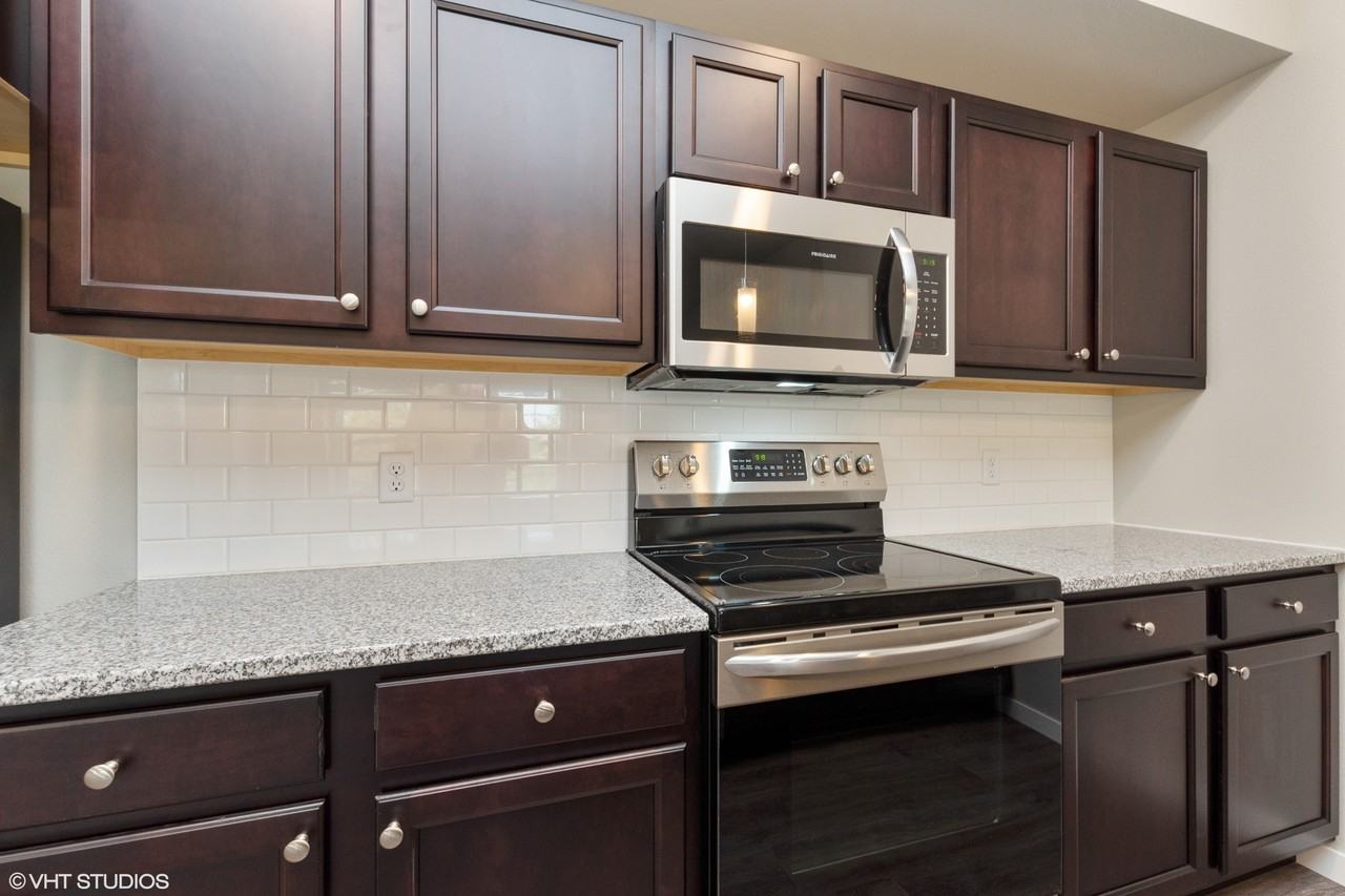 Buffalo Ridge Townhomes - Photo 6 of 10