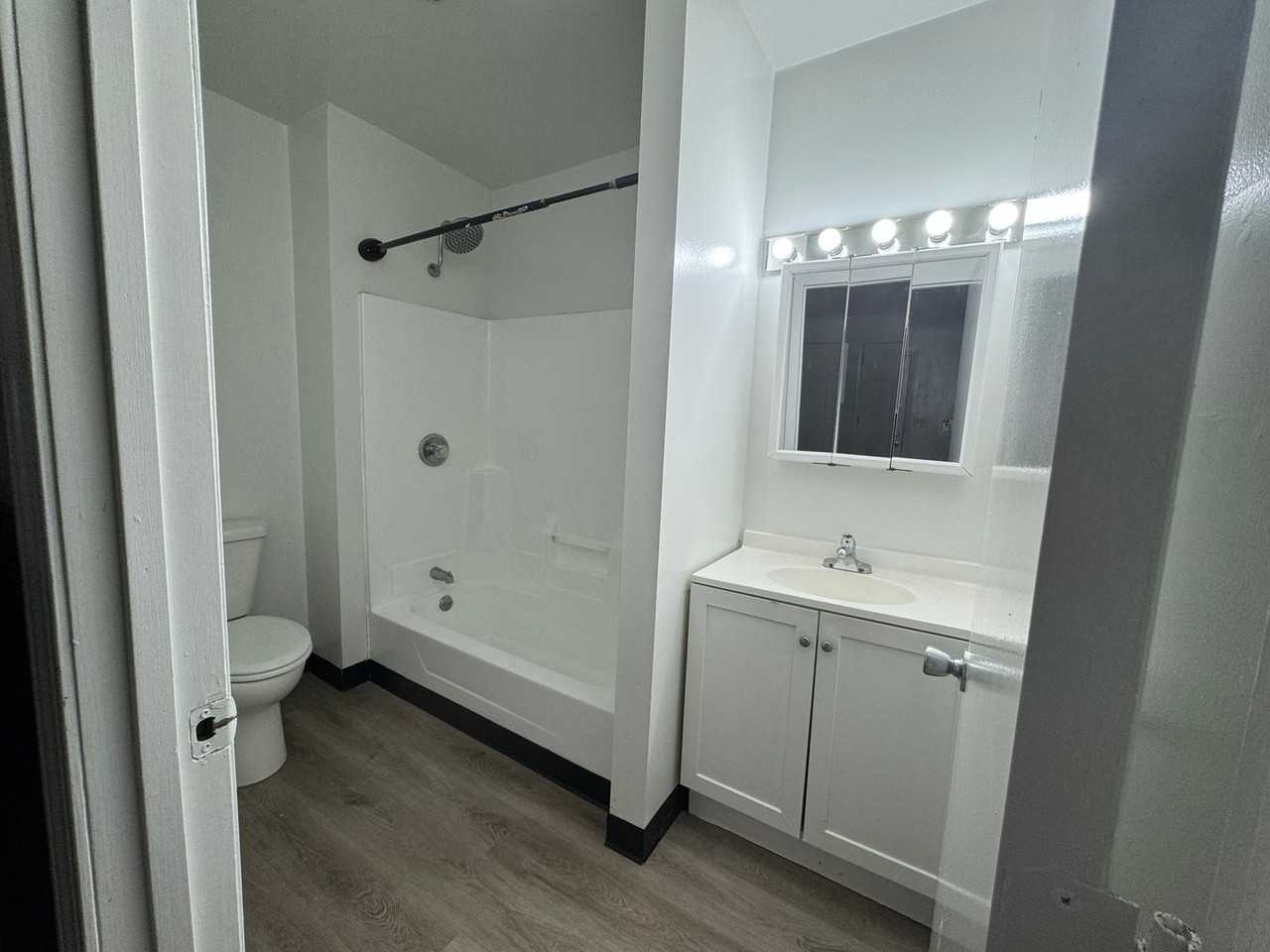 2437 4th Ave - Photo 3 of 20