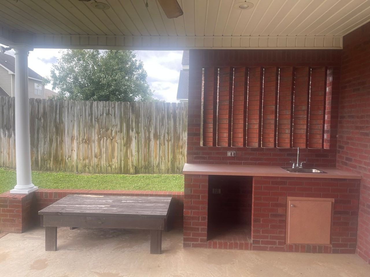 105 Hallhill Ct - Photo 3 of 39