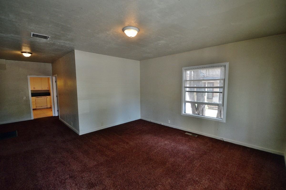 518 W 6th St - Photo 2 of 24