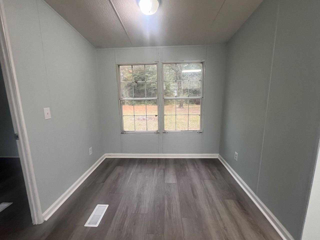 132 Shari Dr - Photo 2 of 9