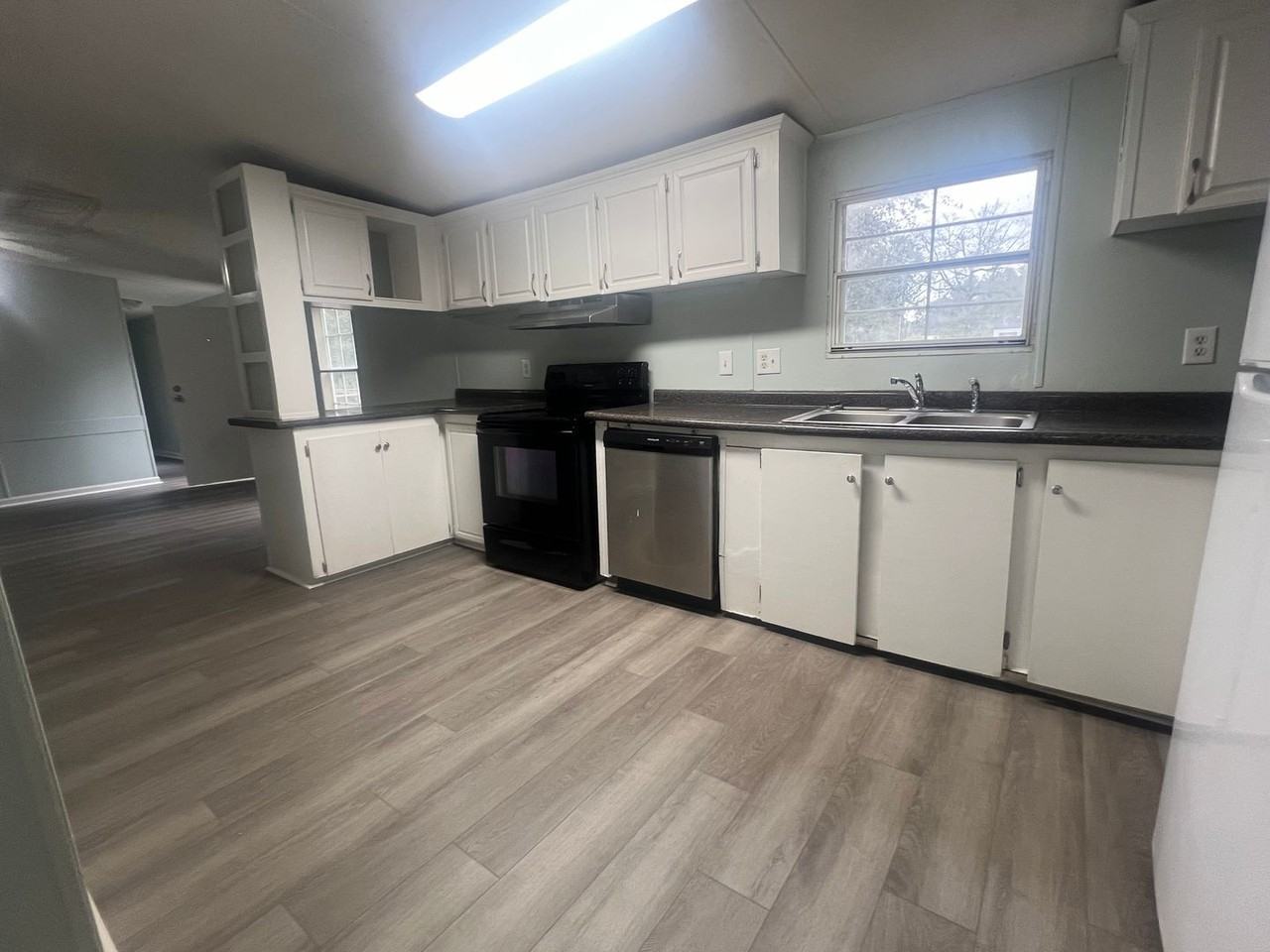 132 Shari Dr - Photo 3 of 9