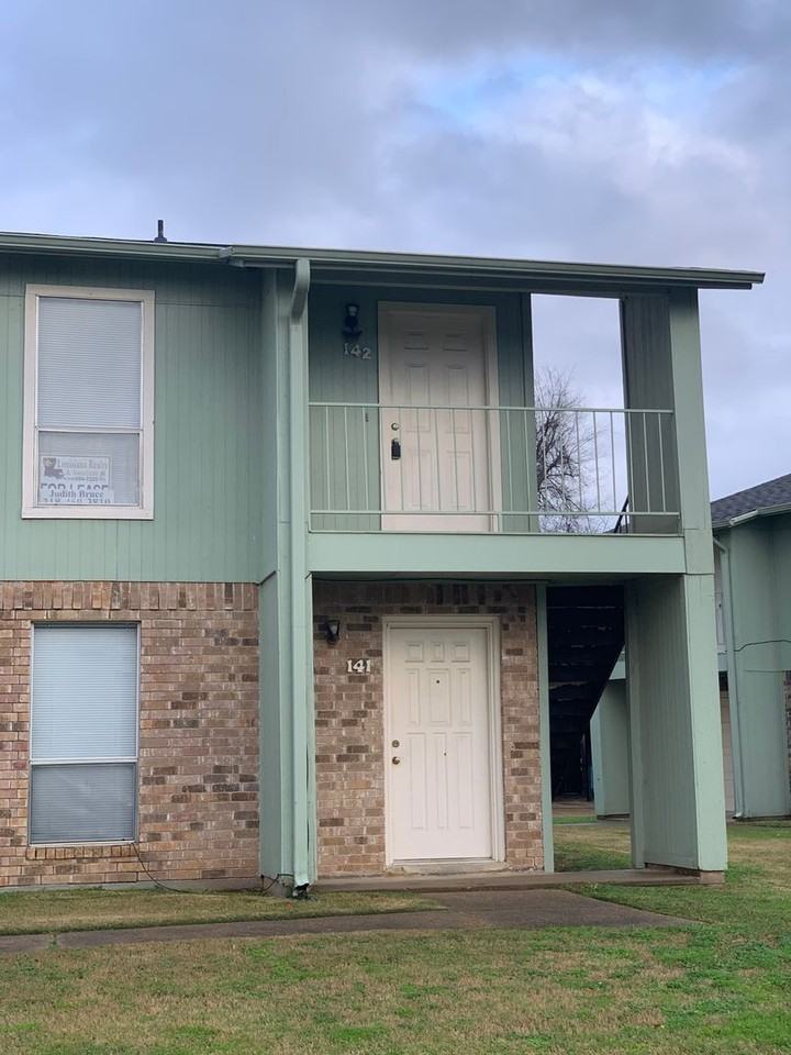 5705 E Texas St #142 - Photo 2 of 6