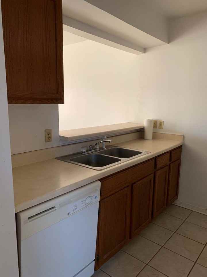 5705 E Texas St #142 - Photo 4 of 6