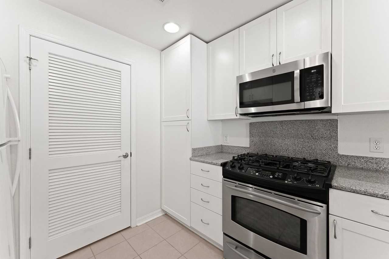 3901 Lick Mill Blvd #256 - Photo 4 of 23