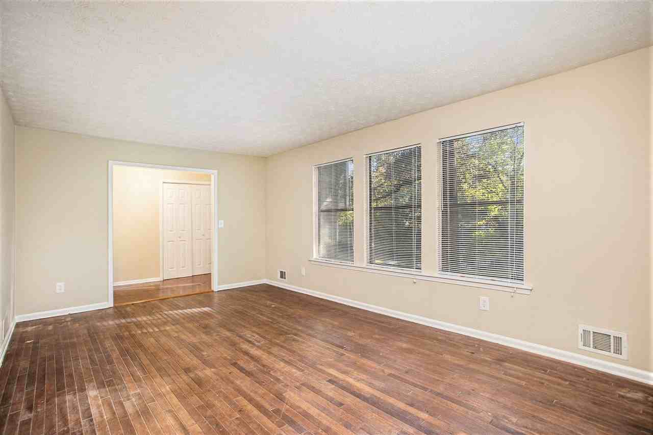 3735 Londonderry Ct - Photo 3 of 21