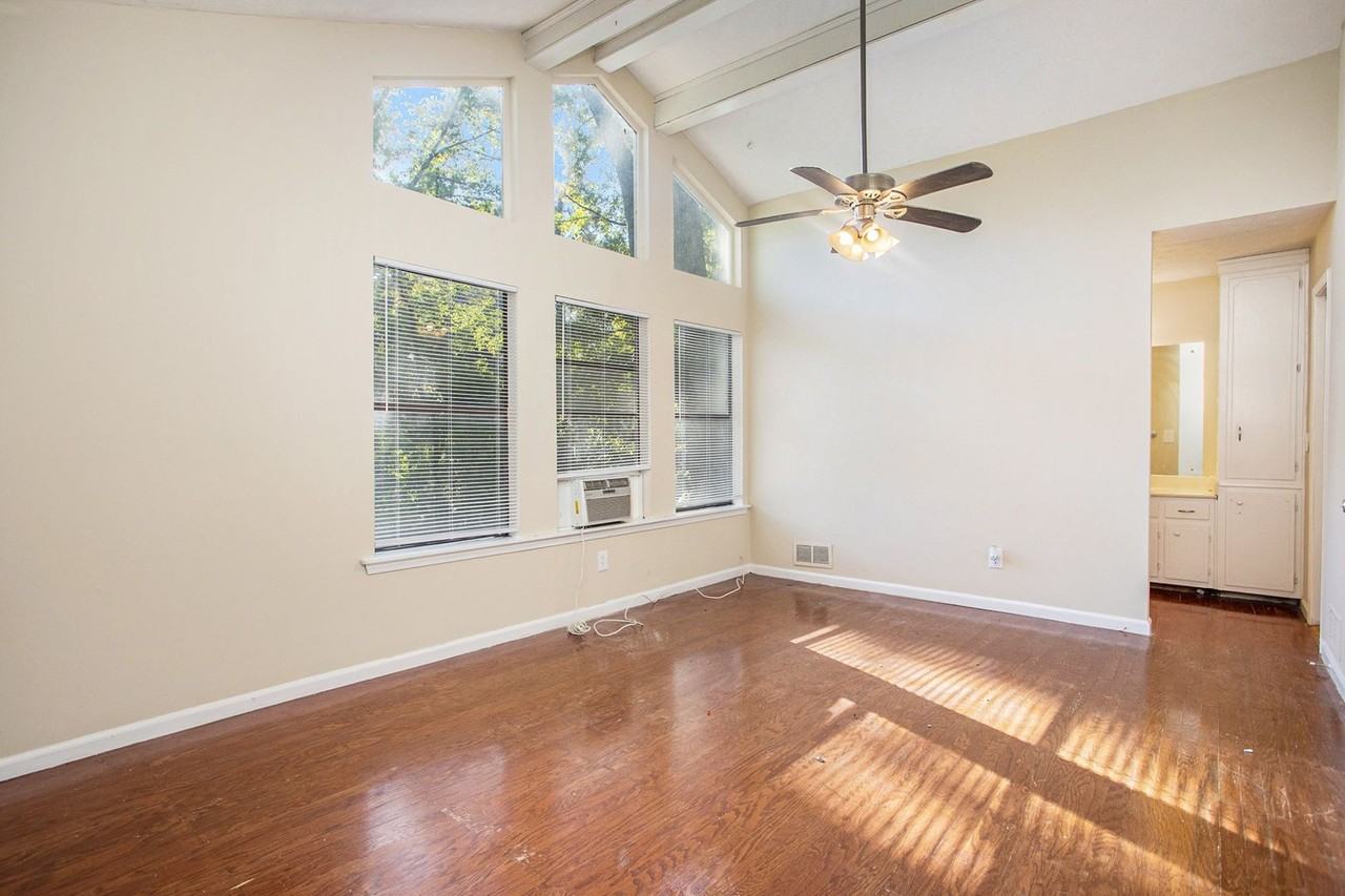 3735 Londonderry Ct - Photo 7 of 21