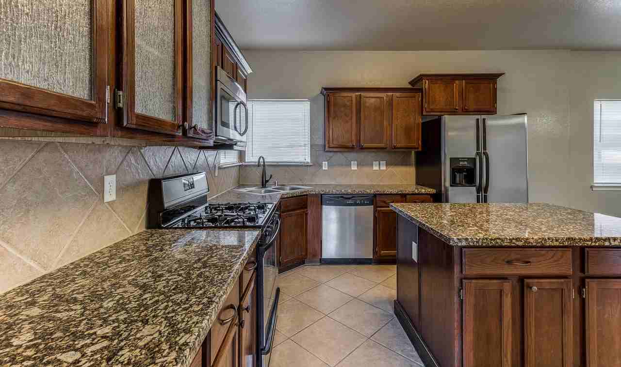 11296 Bullseye St - Photo 6 of 28