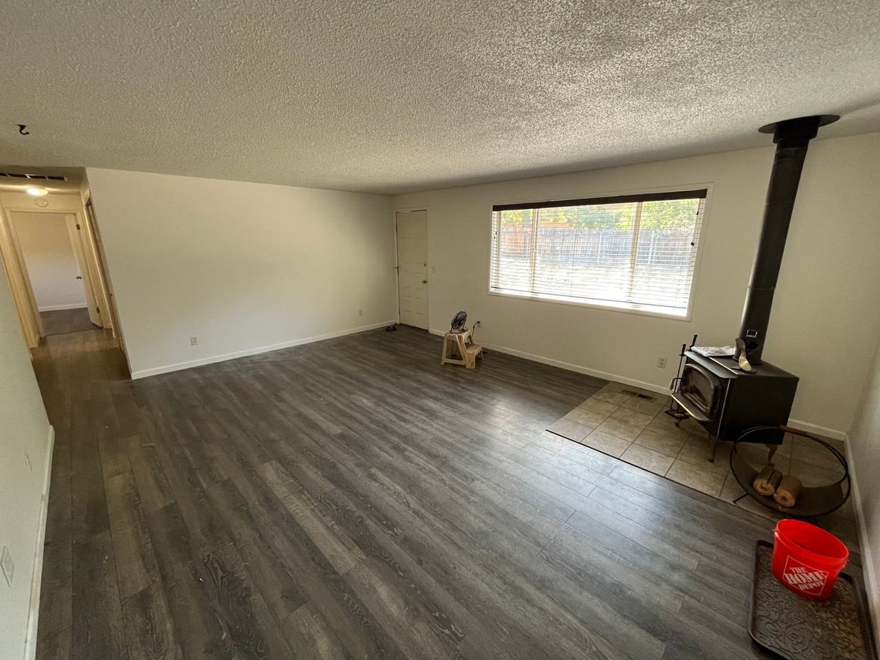 2039 Ne Pheasant Ct - Photo 4 of 17
