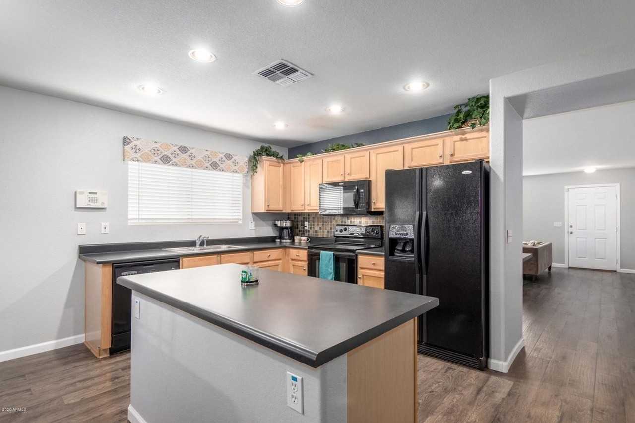 8837 S 11th Pl - Photo 3 of 19