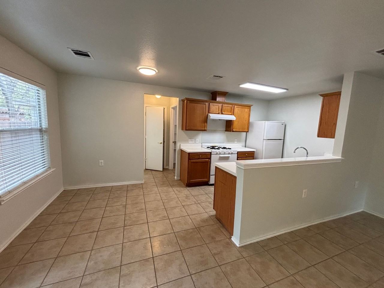 5504 Steven Creek Way - Photo 5 of 22