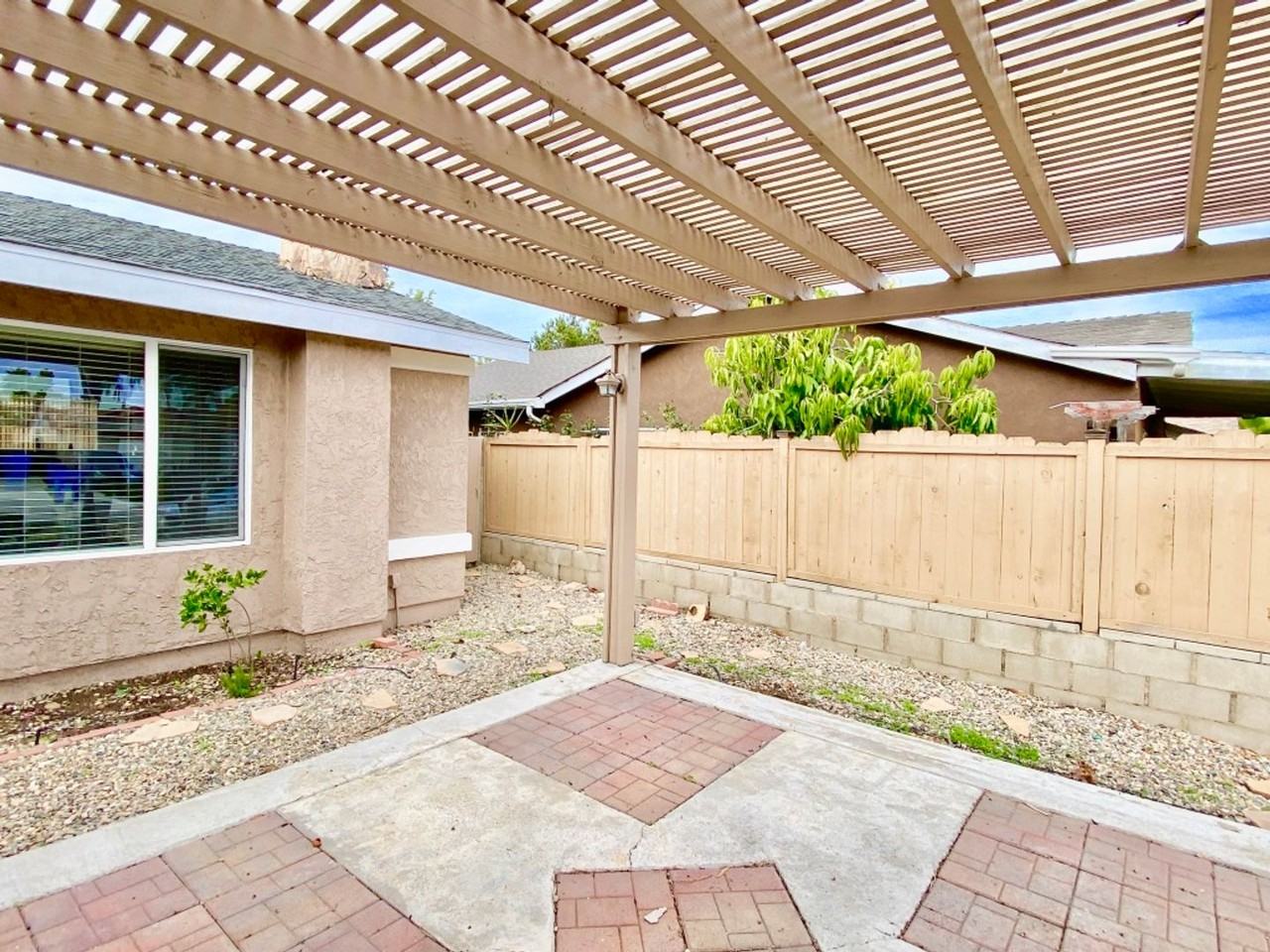 10216 Empress Ave - Photo 3 of 35