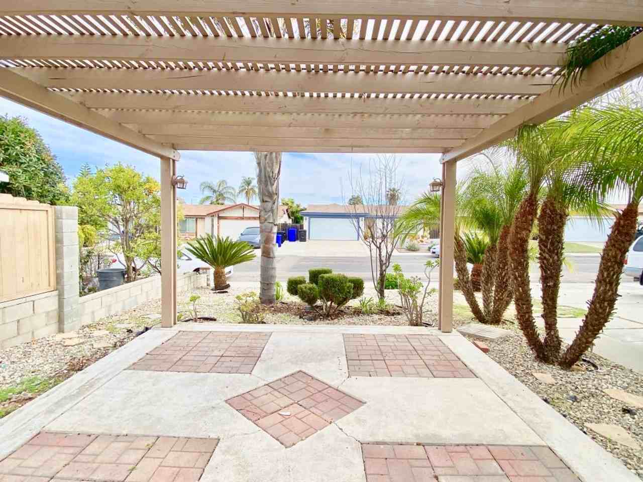 10216 Empress Ave - Photo 4 of 35