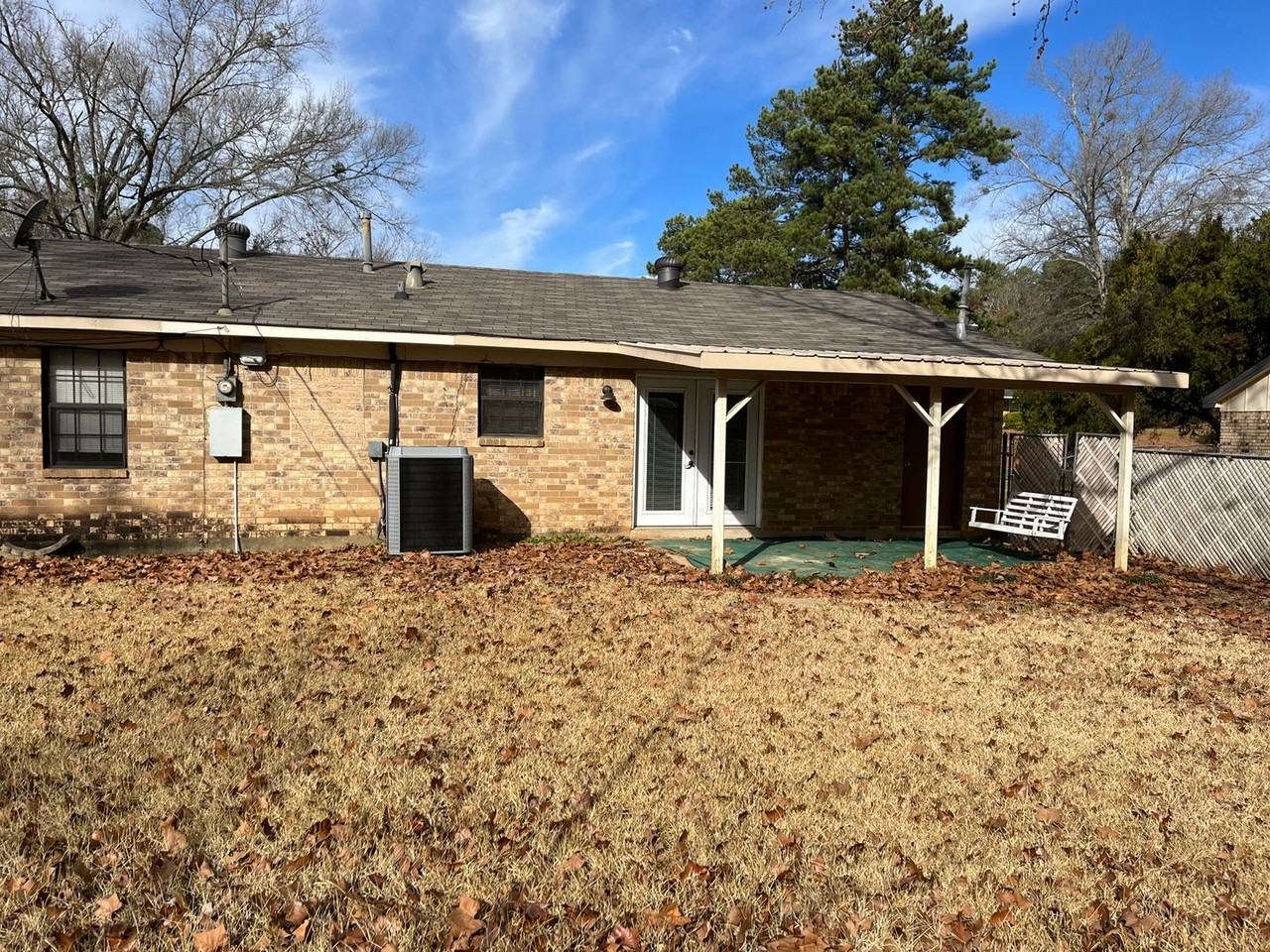 8967 Hawthorne Dr - Photo 2 of 9