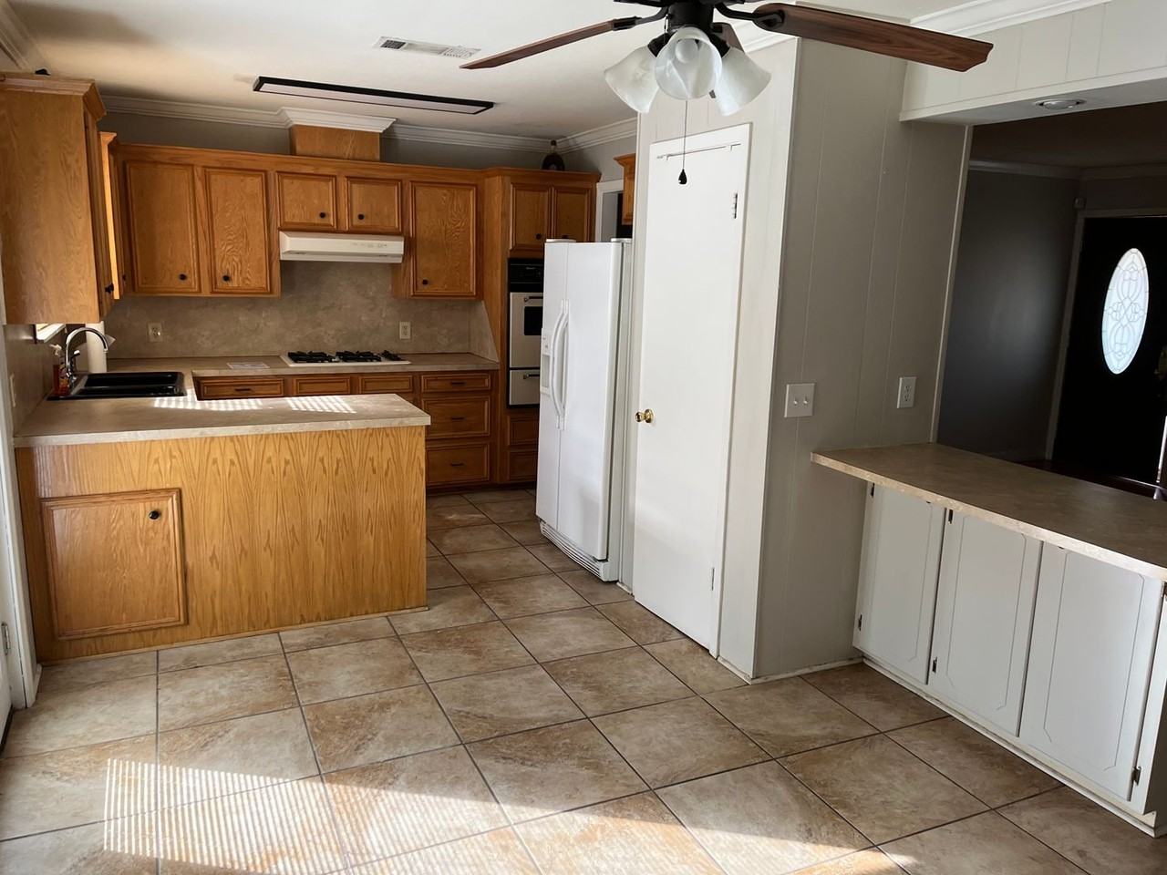 8967 Hawthorne Dr - Photo 5 of 9