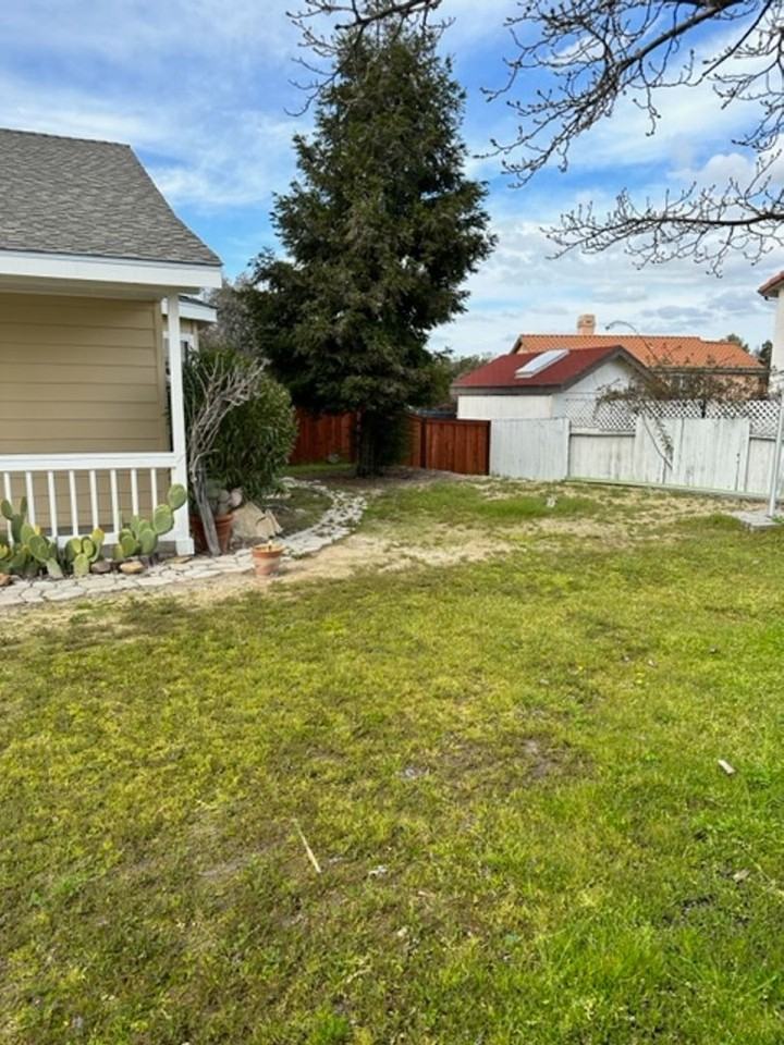 2471 Starling Dr - Photo 2 of 18