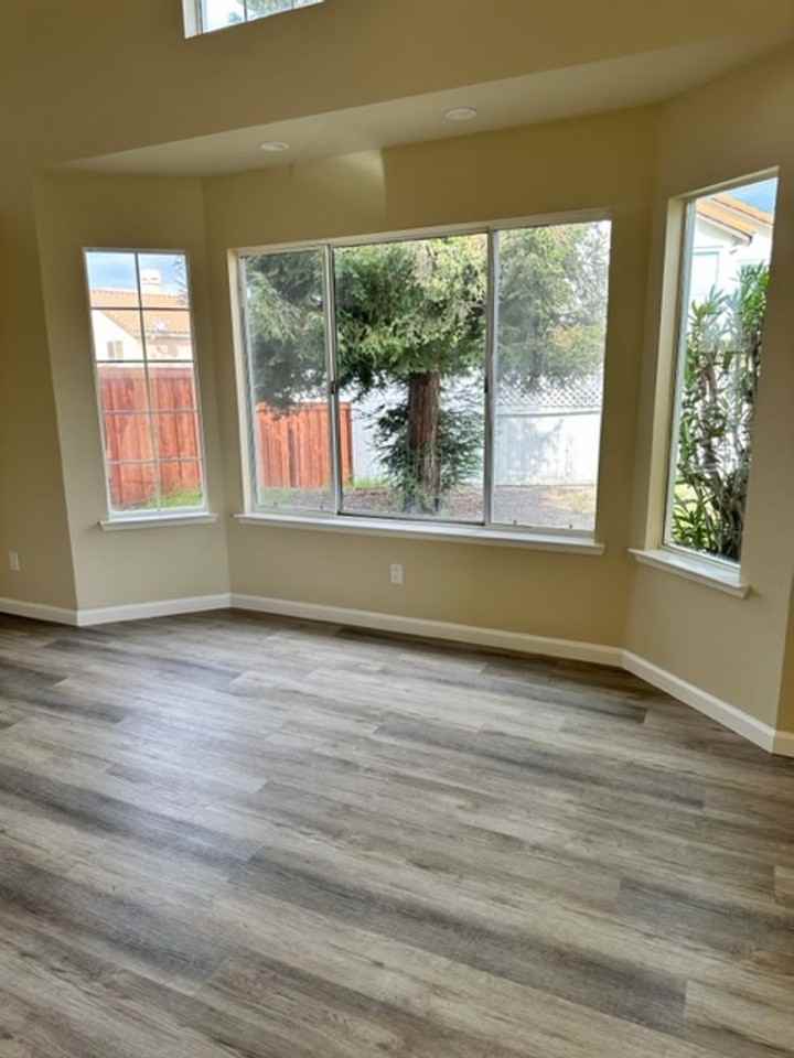 2471 Starling Dr - Photo 3 of 18