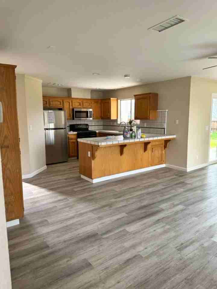 2471 Starling Dr - Photo 5 of 18