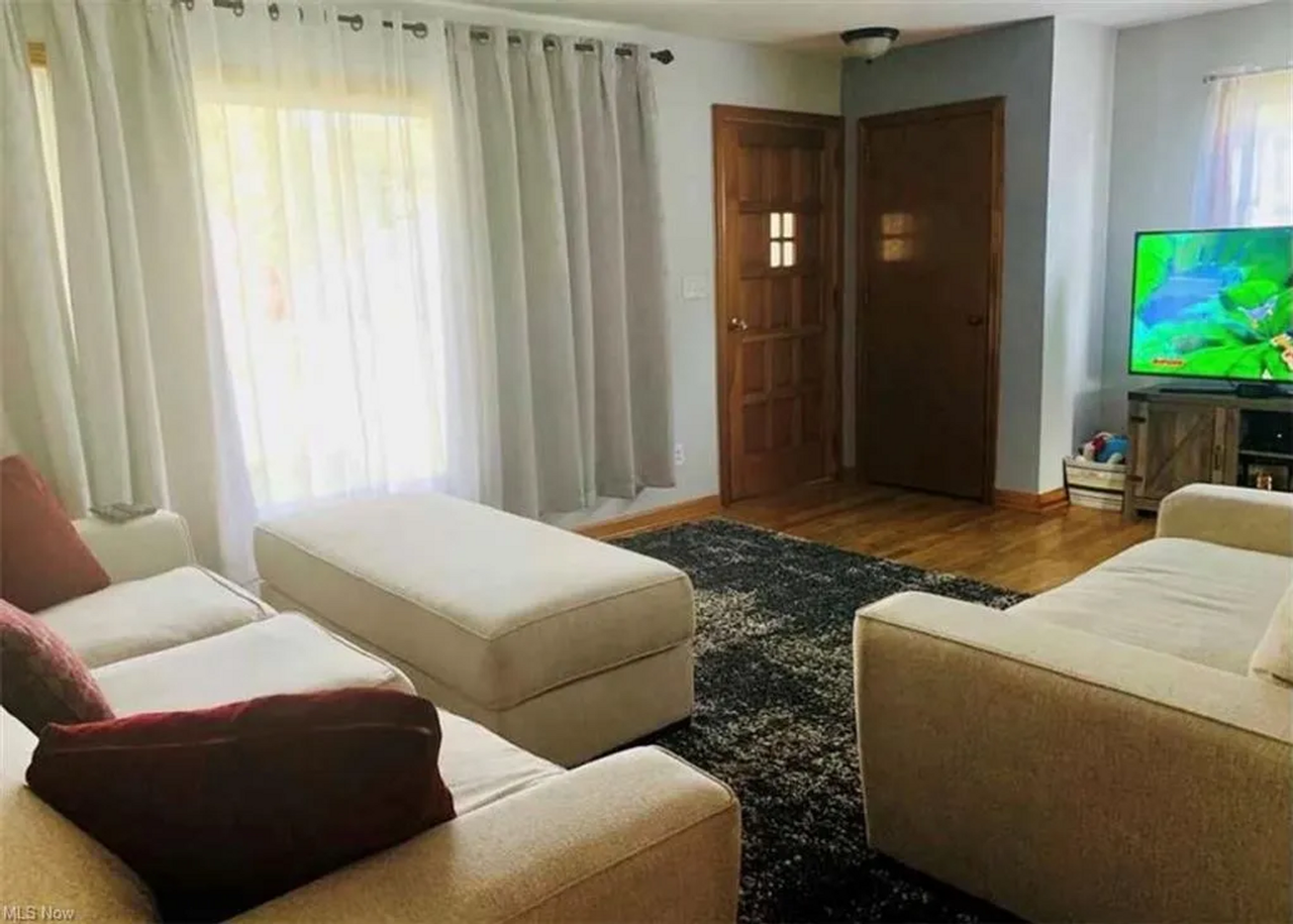 943 Bellvue Dr - Photo 7 of 9