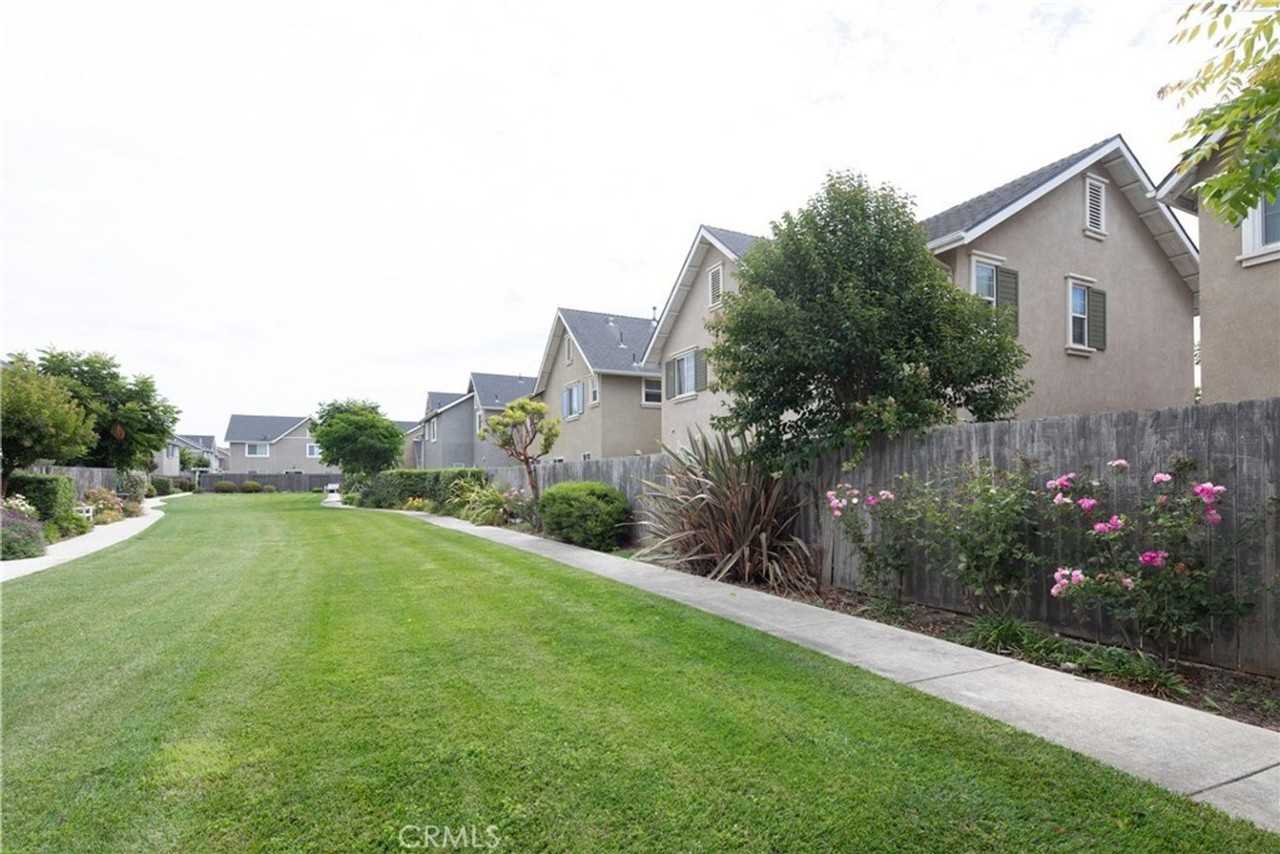 1425 Crown Cir - Photo 7 of 41