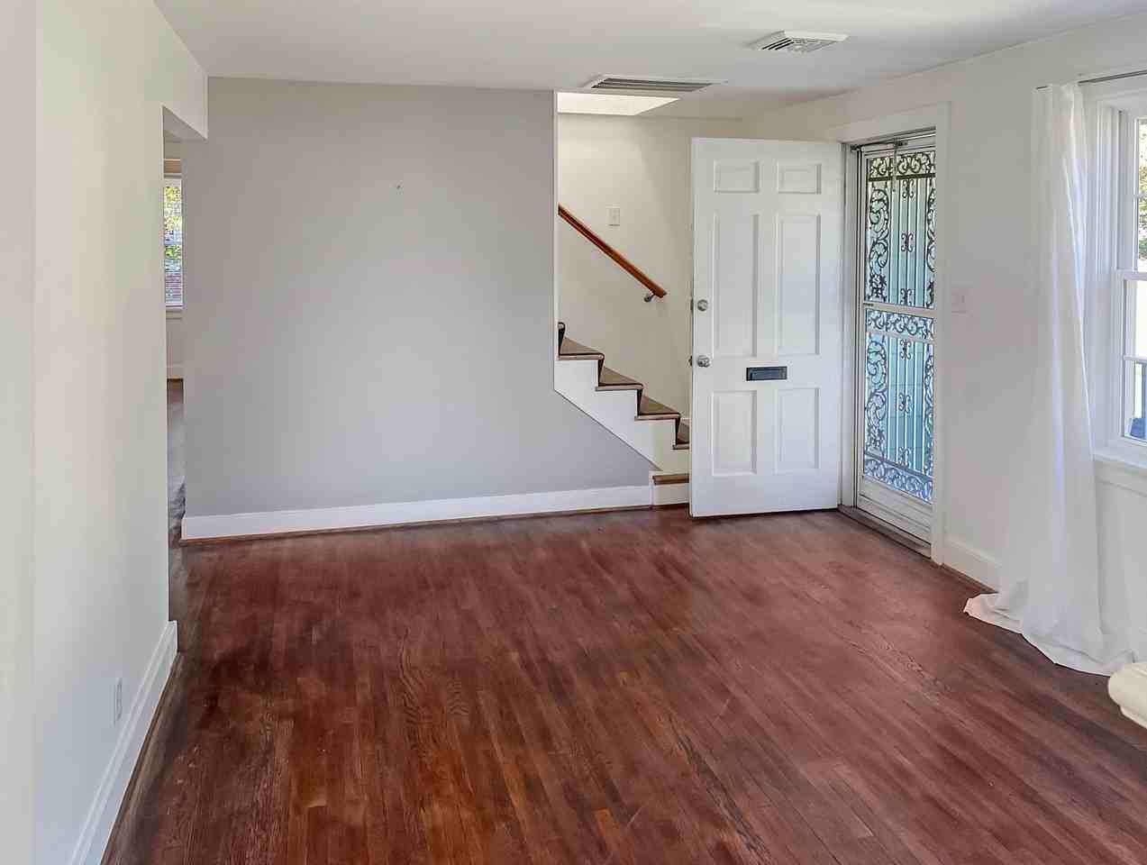 2901 Maplewood Rd - Photo 2 of 22