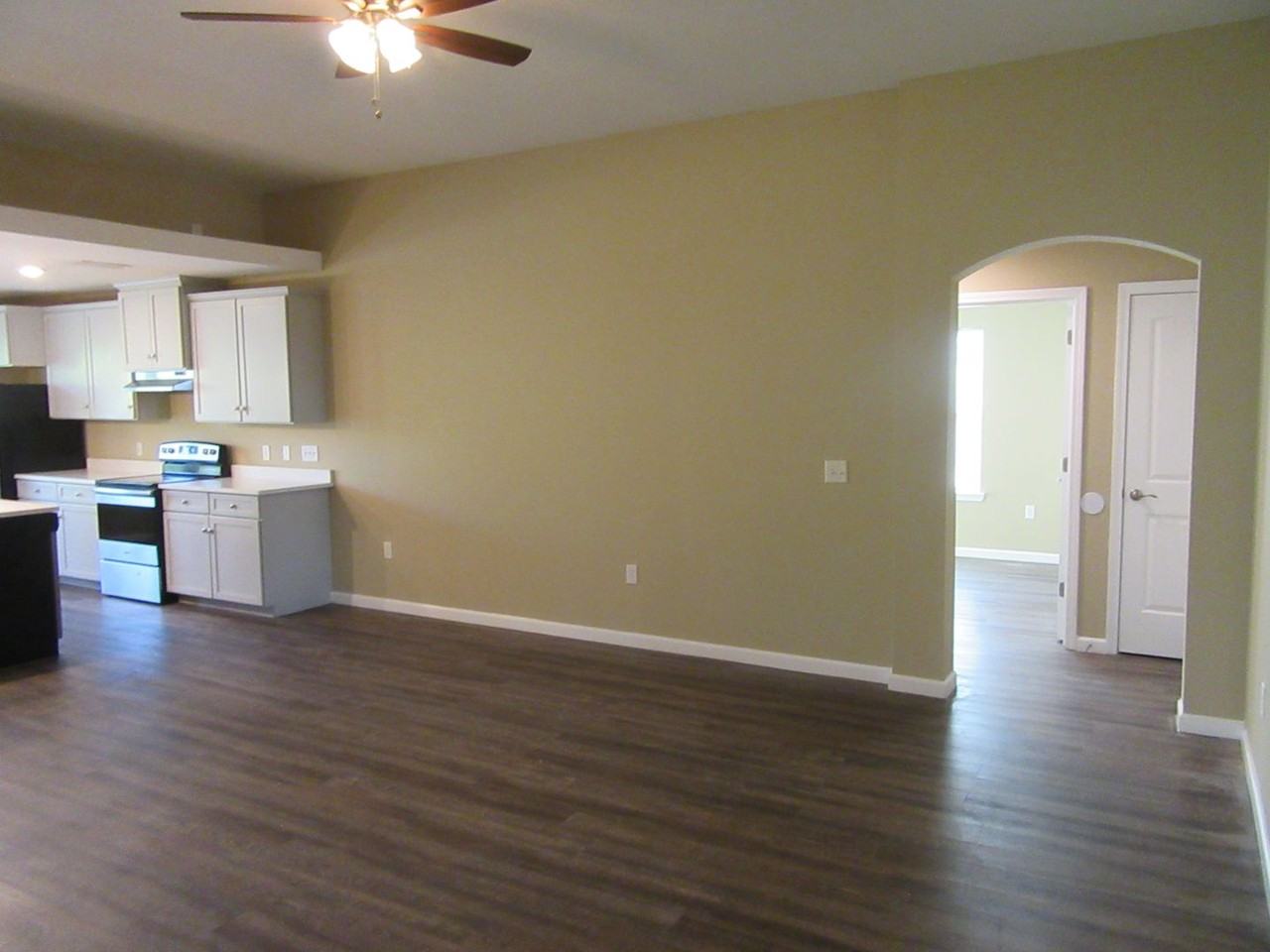 1517 Delaware Ave - Photo 6 of 34