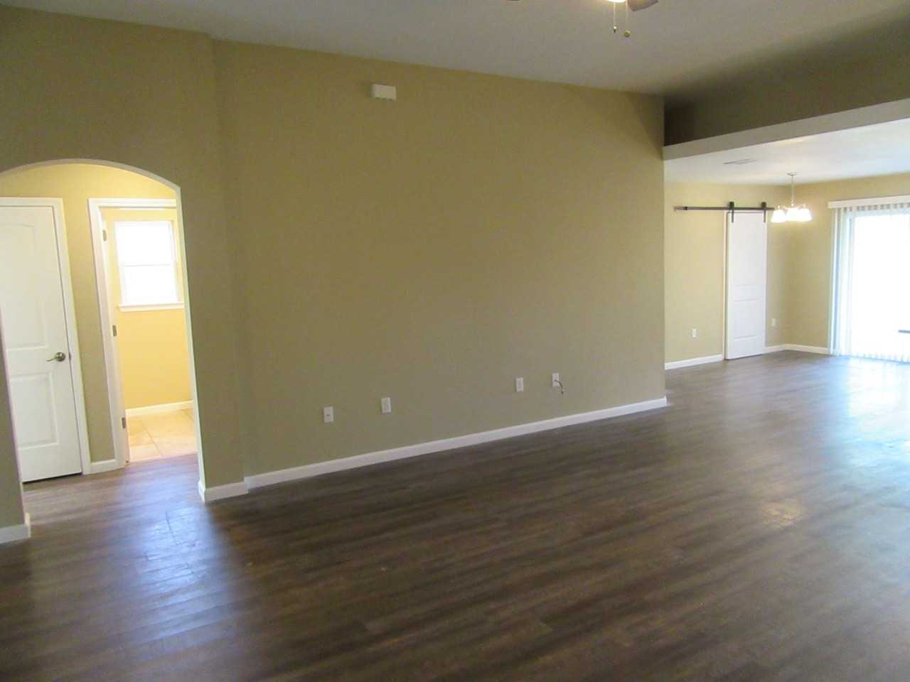 1517 Delaware Ave - Photo 7 of 34