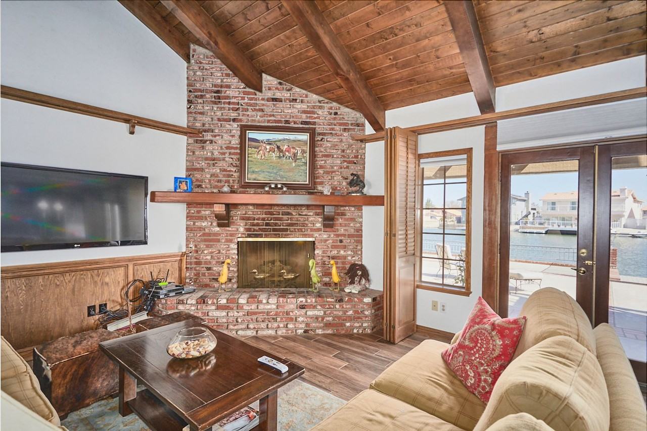 13565 Pyramid Dr - Photo 6 of 50