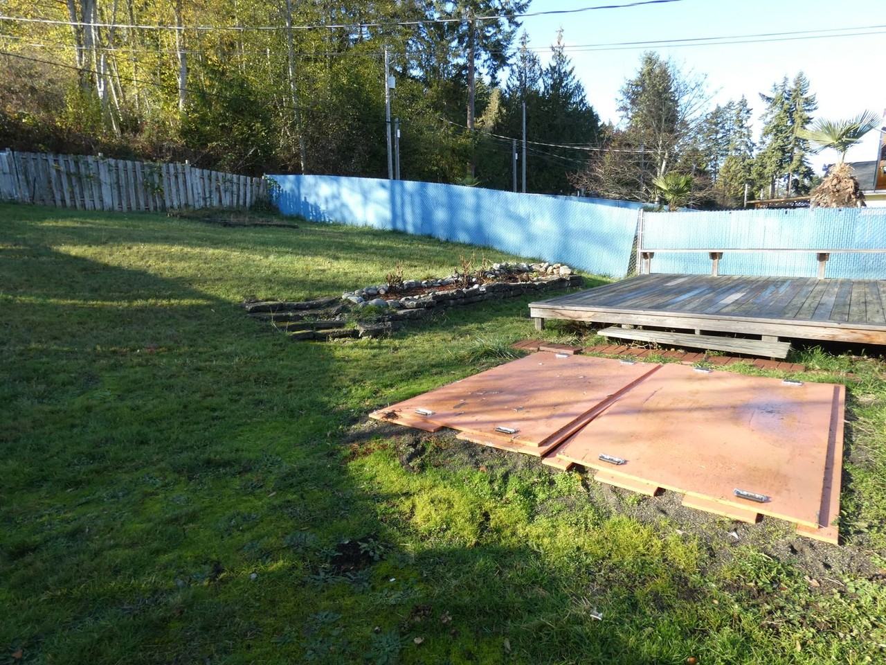 1630 W 15th St - Photo 3 of 22