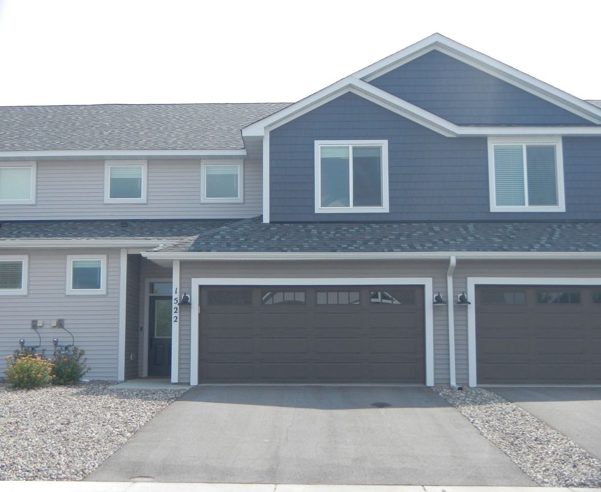 1522 Southpoint Dr - Photo 2 of 23