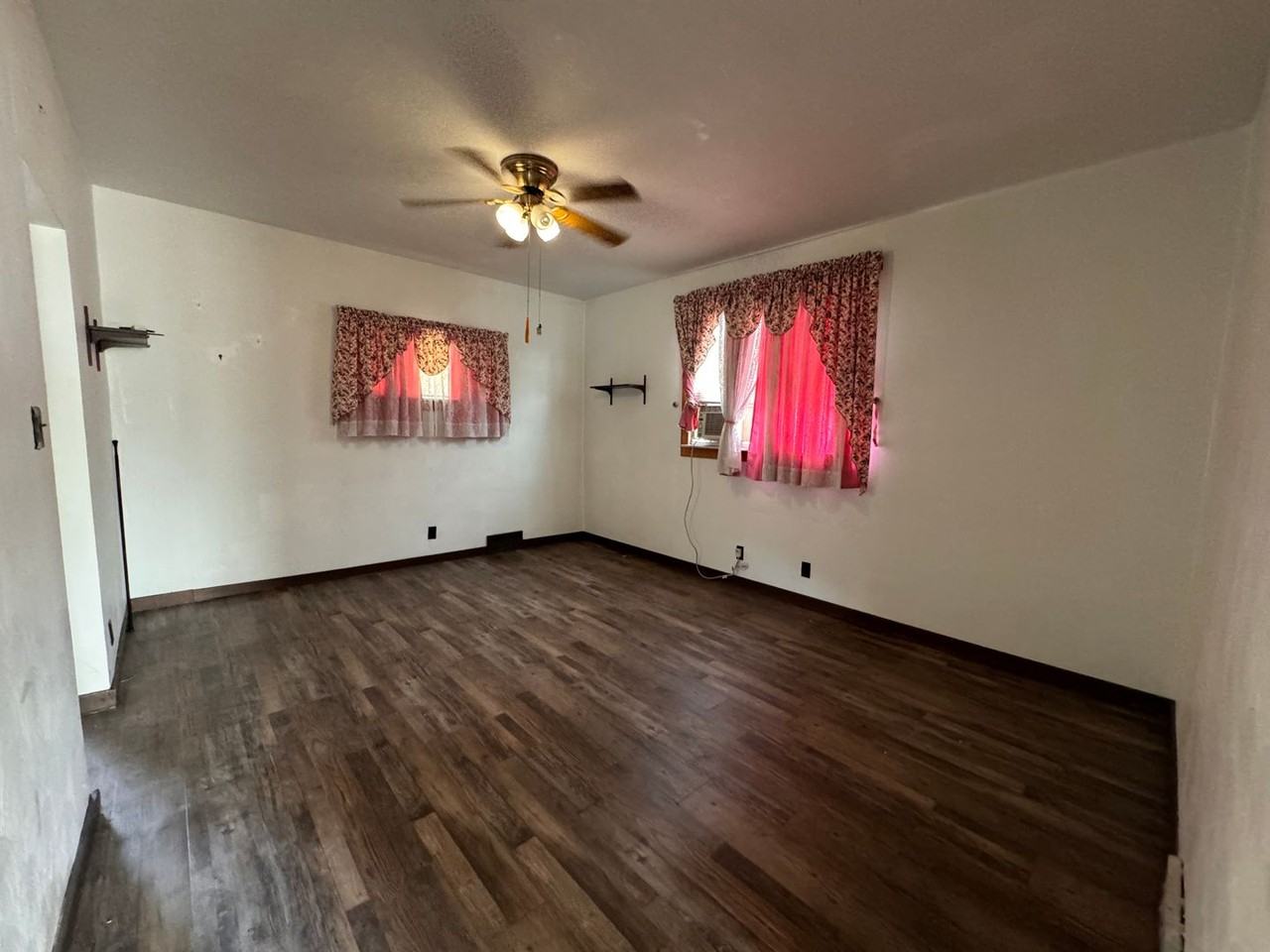 246 W 8th Ave - Photo 3 of 14