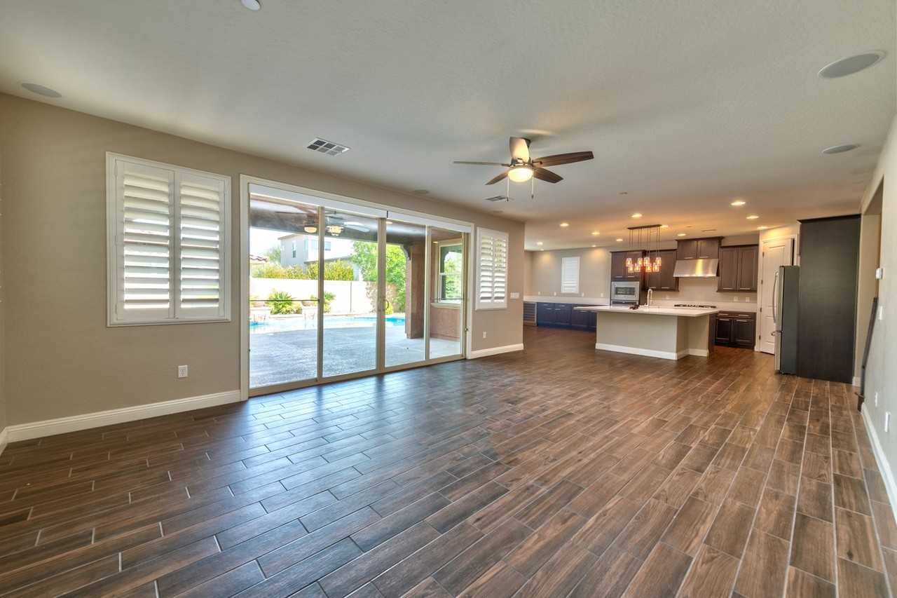 2174 Tortona St - Photo 3 of 17